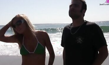 Blonde Girl Taking It in the Pussy