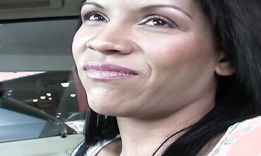 Elena Heiress Likes It Raw