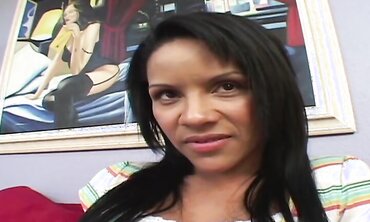 Elena Heiress Likes It Raw