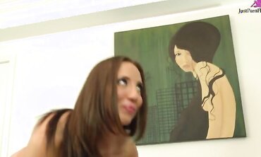 Courtney Cummz And Kelly Divine Have A Lesbian Encounter
