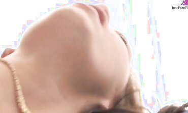 Malezia Is A Naughty Masseuse