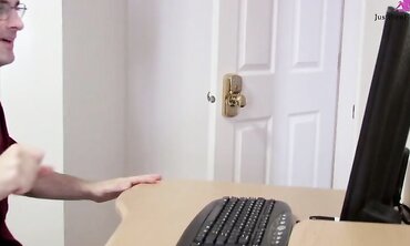 Funky haired blond meets dude on the net and ends up getting her brains fucked out.  Cum shot on tits.