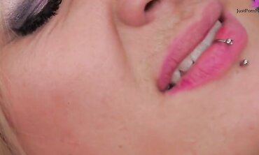 Funky haired blond meets dude on the net and ends up getting her brains fucked out.  Cum shot on tits.