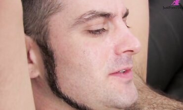Funky haired blond meets dude on the net and ends up getting her brains fucked out.  Cum shot on tits.