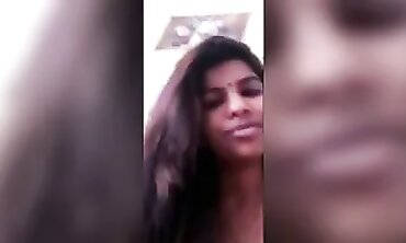 Trichy College Babe Striptease With Boobs And Cunt Showcase