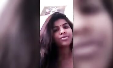 Trichy College Babe Striptease With Boobs And Cunt Showcase