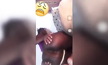 African Beauty Spreads Her Booty on FaceTime