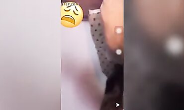 African Beauty Spreads Her Booty on FaceTime