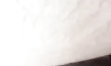 Hotwife Gets Creampie in the Backseat