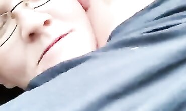 Hotwife Gets Creampie in the Backseat
