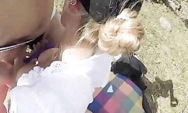 Baise Risquée en Public dans la Nature