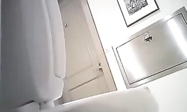 Ebony Honey Shows Off Her Ass While Pissing