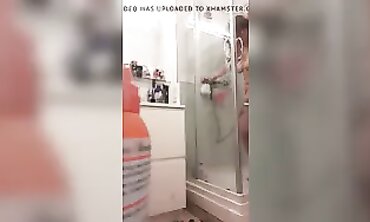 Spy Cam: Redhead Chubby Girl Showering