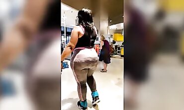 Humungous Moms: Phat Black BBW with a Big Ass