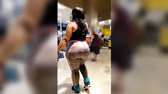 Humungous Moms: Phat Black BBW with a Big Ass