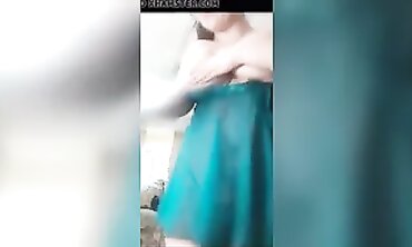 Busty Tease: Huge Tits and Big Ass on Periscope