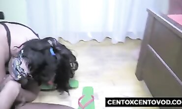 Celestina e Annunziata in Orgia Anale con Due Giovani Bisex
