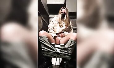 Sensuous Blonde Wiping Her Voluptuous Cunt