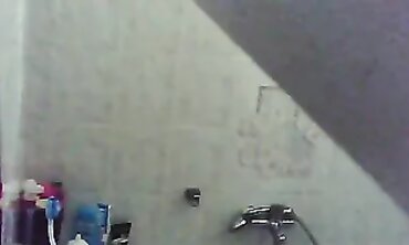 Suite Belle Soeur Sous La Douche