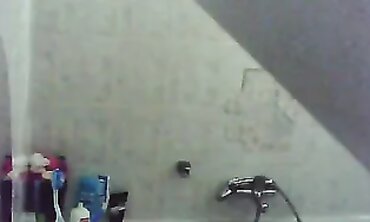 Suite Belle Soeur Sous La Douche