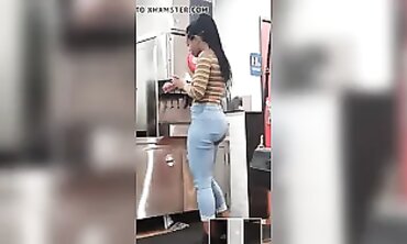 Black Babe Shows Off Big Booty in Tight Denim Jeans