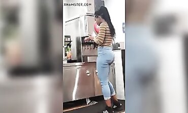 Black Babe Shows Off Big Booty in Tight Denim Jeans