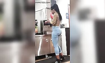 Black Babe Shows Off Big Booty in Tight Denim Jeans