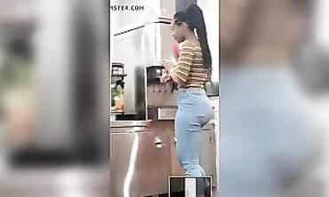 Black Babe Shows Off Big Booty in Tight Denim Jeans