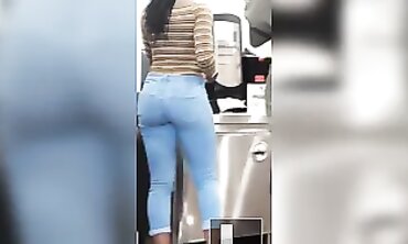 Black Babe Shows Off Big Booty in Tight Denim Jeans
