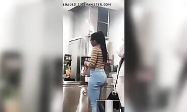 Black Babe Shows Off Big Booty in Tight Denim Jeans