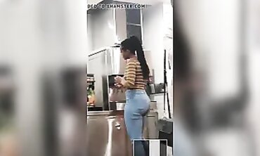 Black Babe Shows Off Big Booty in Tight Denim Jeans