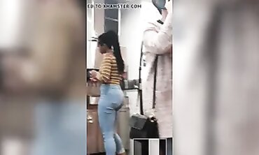 Black Babe Shows Off Big Booty in Tight Denim Jeans