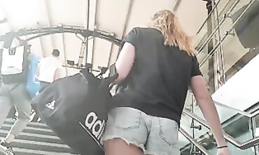 Candid Blonde Booty in Upshorts