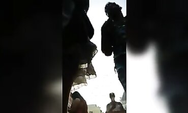 Sexy Venezolana en Minifalda con su Hijo