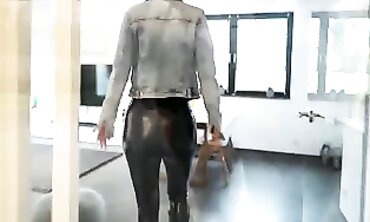 German mummy Bum is Big But Cock-squeezing - SCREWED