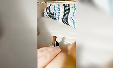 Dutch Teen Masturbates and Plays with Cootchie and Booty