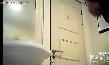 College Amateur Pissing