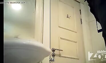 College Amateur Pissing