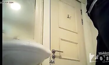 College Amateur Pissing