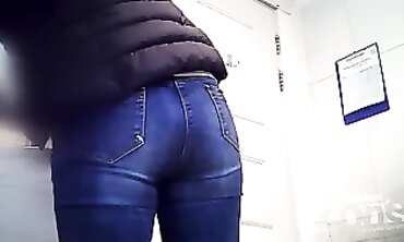 College Amateur Pissing