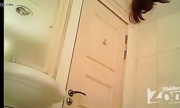 Amateur College Girl Pissing Video