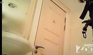 Amateur College Girl Pissing Video