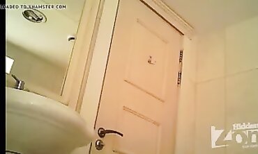 Amateur College Girl Pissing Video