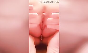 Close-Up of a Horny MILF Spreading Her Hole While Chatting