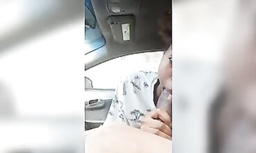 Ebony MILF Takes Amateur Blowjob in Dark Car Outdoors