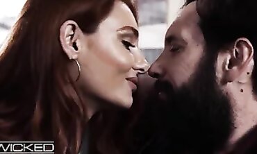 Redhead Singer Lacy Lennon Uses Fuckbox to Land Record Deal