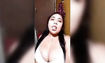 Ney Martinez: Gorda Puta de Facebook