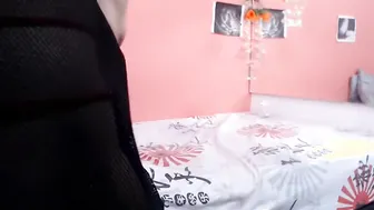Dark-Haired Babe Uses Vibrator On Her Huge Ass And Takes A Handjob