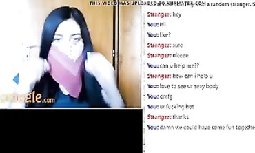 Brunette Webcam Model Flashes Amazing Boobs on