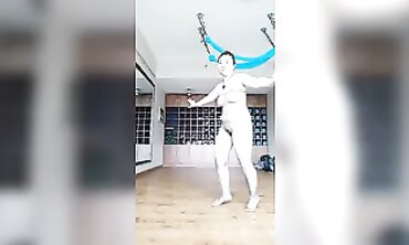 柏欣彤广场舞：成熟风韵的迷人舞姿